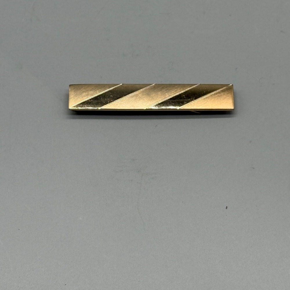 Anson Vintage Mens Gold Tone Diagonal Striped Etched Tie Bar Clip Accessory